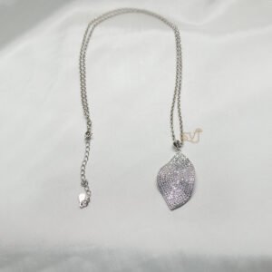 classic and simple pendent chain for women’s